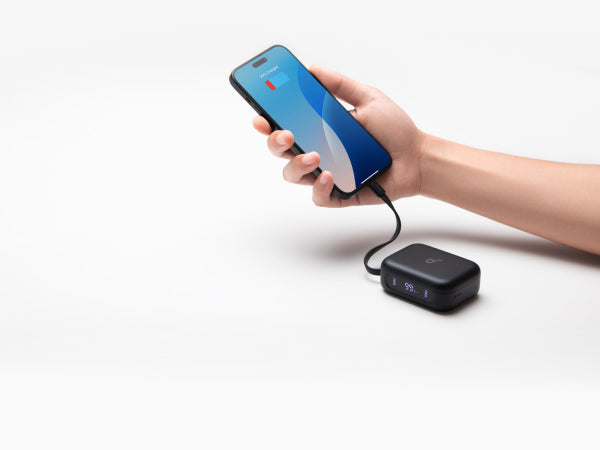 スマートフォンへの充電が可能