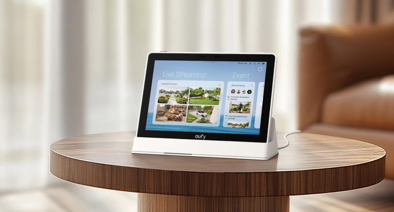 8インチの大画面で4画面分割